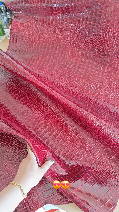 کیف پول مینی دخترانه چرم طبیعی جمع و جور ، جادار، مناسب استفاده روزمره مناسب هر مدل کیف دوشی